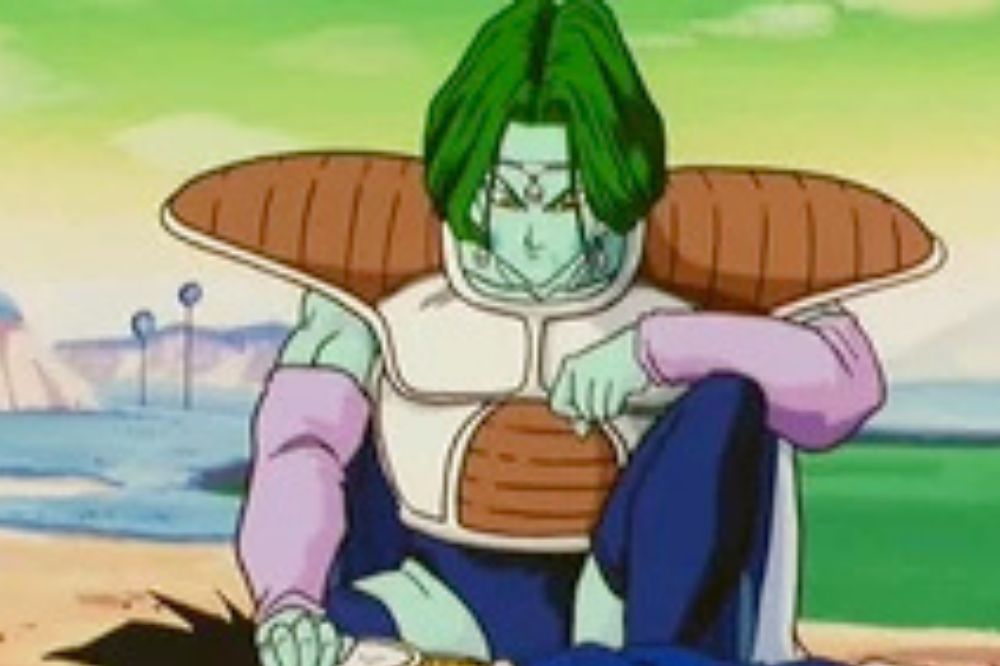 Zâbon, guerrier à la peau turquoise et aux cheveux verts longs, en armure de combat de l’armée de Freezer, assis à côté d’un adversaire au sol sur la planète Namek.